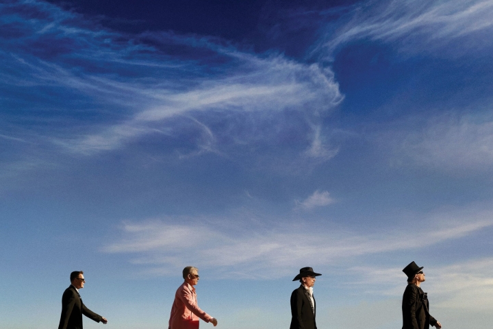 1mb-ALBUM-ARTWORK-U2-Carnaval-De-Luz-scaled.jpg
